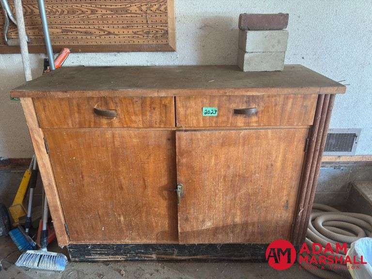 Shop Cabinet & Bricks