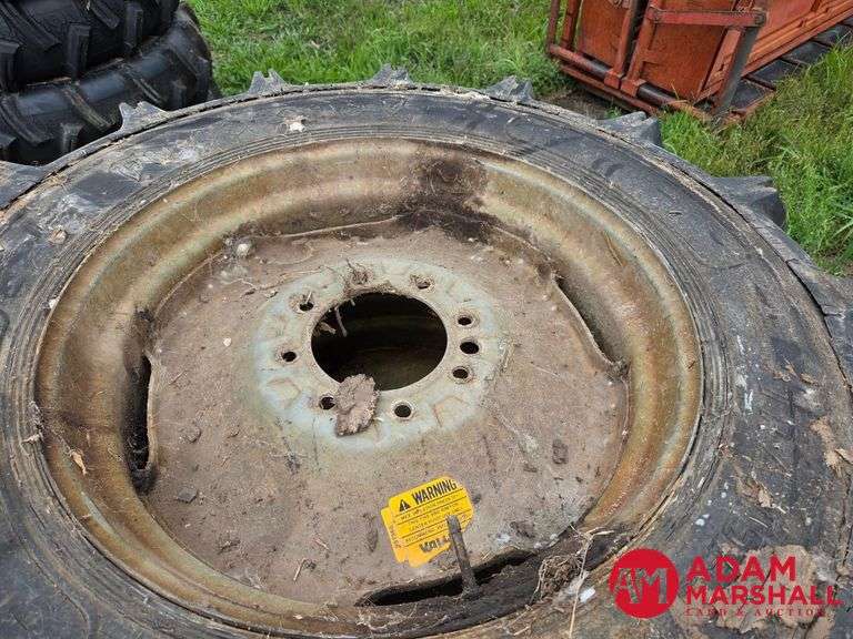 (4) Pivot Tires