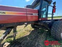 2005  Hesston  9240  Swather