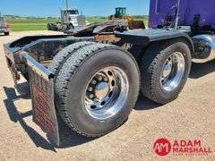 2014  Peterbilt  389  Semi Truck