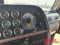 2015  Peterbilt  389  Semi Truck