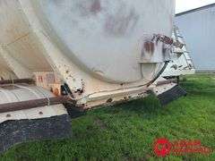 1976  Fruehauf  7000 Gallon Tanker  Trailer