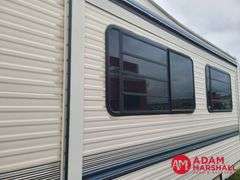 1993  NU-WA  Hitchhiker  Camper Trailer - 30FT