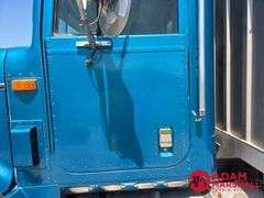 1993  International  Eagle 9300  Straight Truck