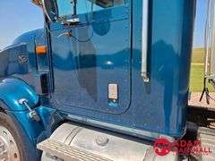 1999  International  9400  Straight Truck