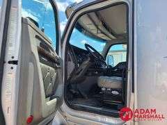 2016  Kenworth  T680  Semi Truck