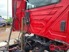 2014  International  Pro Star+  Semi Truck