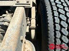 1995  Ford  LTA9000   Semi Truck - Diesel
