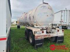 1976  Fruehauf  7000 Gallon Tanker  Trailer