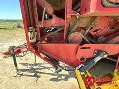 2013  New Holland  BR7090  Specialty Crop Baler