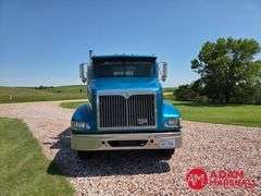 1993  International  Eagle 9300  Straight Truck