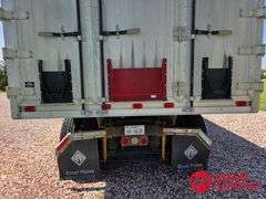 1999  International  9400  Straight Truck