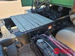 2006  Sterling  9500  Semi Truck