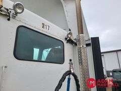 2012  Kenworth  T800  Semi Truck