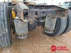 2005  International Harvester  8000  Semi Truck