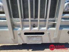 2014  Peterbilt  389  Semi Truck