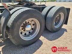 2014  Kenworth  W900  Semi Truck