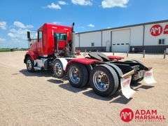 2011  Kenworth  T800  Semi Truck