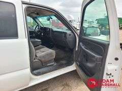 2004  Chevrolet  Silverado 3500  Pickup - Gasoline