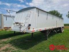2009  DMF  Hopper  Grain Trailer - 32FT