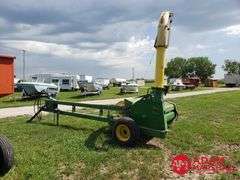 John Deere  Pull Type Silage Chopper