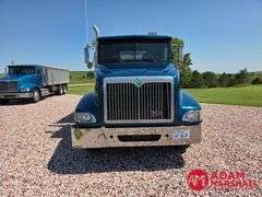 1999  International  9400  Straight Truck