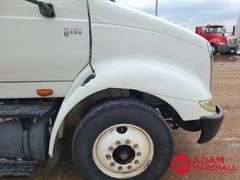 2005  International Harvester  8000  Semi Truck