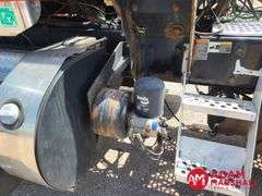 2011  Kenworth  T800  Semi Truck