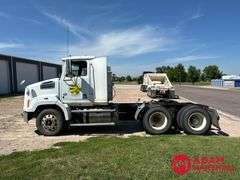 2016  Western Star  4700  Semi Truck