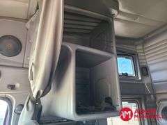 2000  Kenworth  T2000  Semi Truck