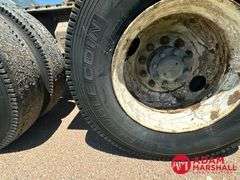 1995  Ford  LTA9000   Semi Truck - Diesel
