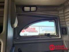 2000  Kenworth  T2000  Semi Truck