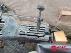 1984  John Deere  2950  Tractor w/Loader