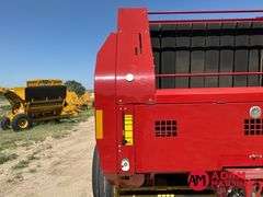 2013  New Holland  BR7090  Specialty Crop Baler