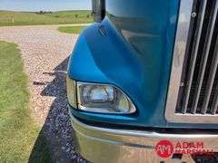 1993  International  Eagle 9300  Straight Truck