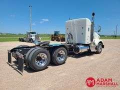 2016  Kenworth  T880  Semi Truck