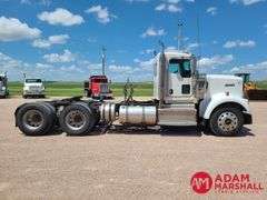 2014  Kenworth  W900  Semi Truck