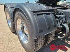 2006  Peterbilt  379  Semi Truck
