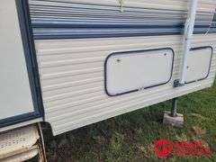 1993  NU-WA  Hitchhiker  Camper Trailer - 30FT