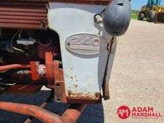 International Harvester  424  Utility Tractor