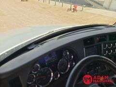2016  Kenworth  T680  Semi Truck