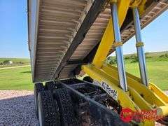 1999  International  9400  Straight Truck