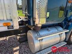 1999  International  9400  Straight Truck