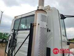 2005  International Harvester  8000  Semi Truck