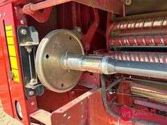 2013  New Holland  BR7090  Specialty Crop Baler