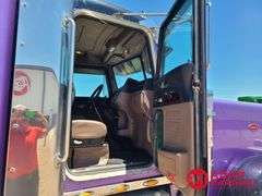 2014  Peterbilt  389  Semi Truck
