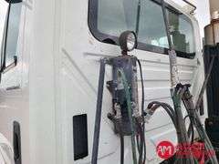 2005  International Harvester  8000  Semi Truck