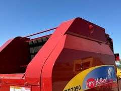 2013  New Holland  BR7090  Specialty Crop Baler