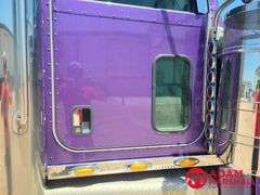 2014  Peterbilt  389  Semi Truck