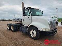2005  International Harvester  8000  Semi Truck